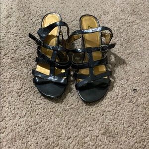 Life stride heels barely worn!